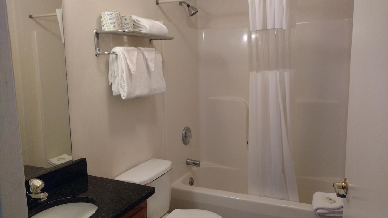 Affordable Suites Charlottesville Exterior foto