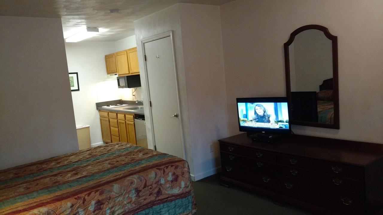 Affordable Suites Charlottesville Exterior foto